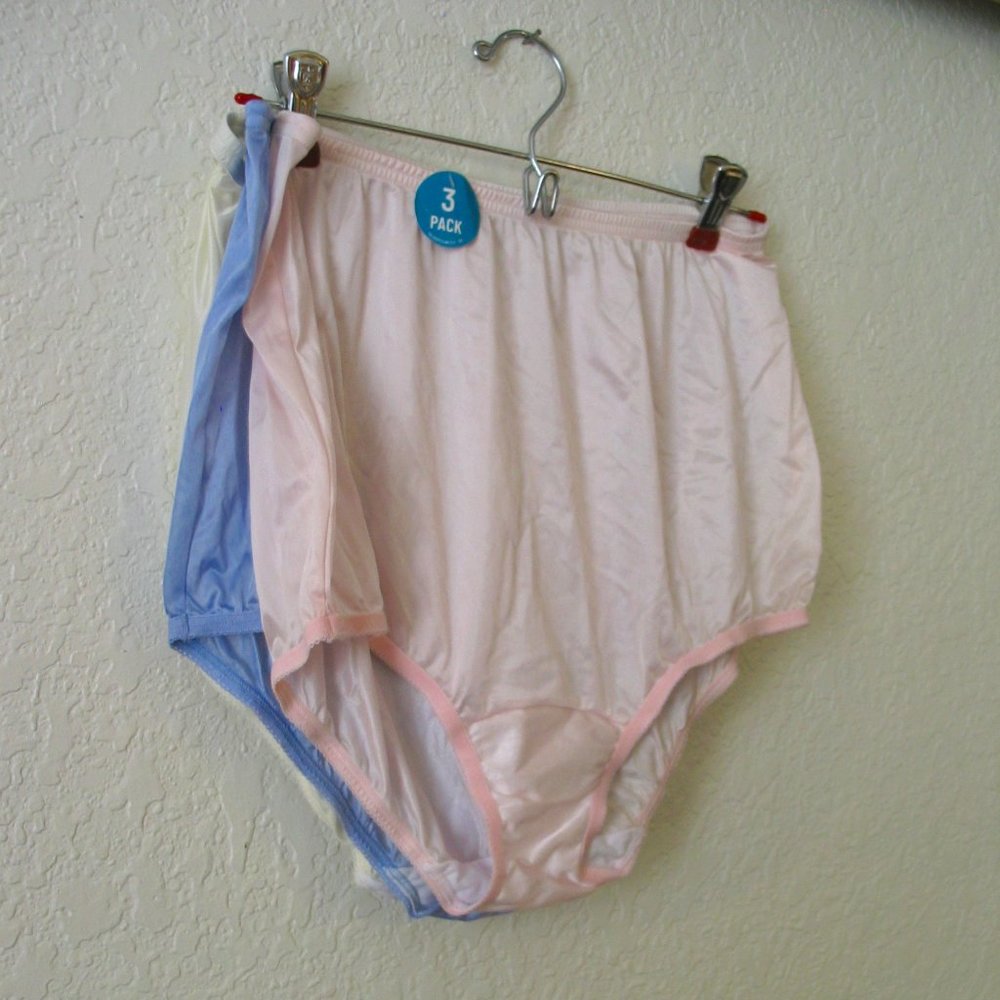 Vanity Fair  | 3 pk Large Size 7 100% Nylon Underwear 100% Cotton lining NWoT